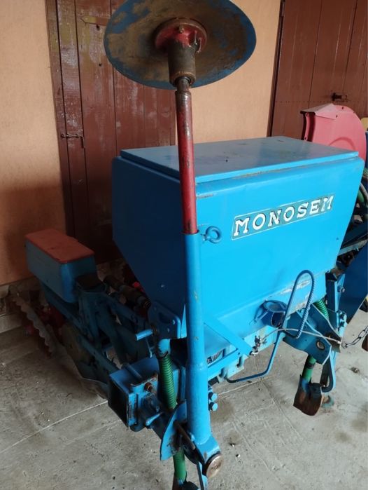 Vand semanatoare monosem!!