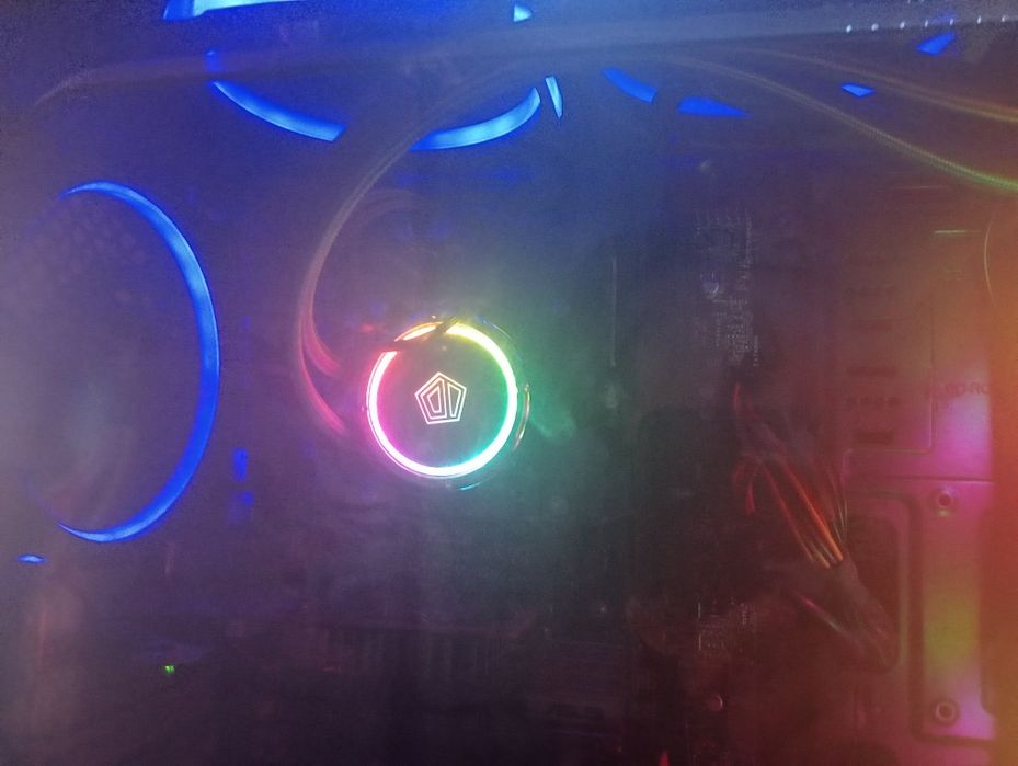 Vând PC răcire lichid