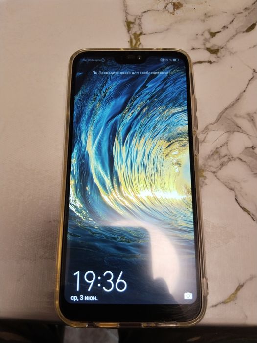 Смартфон Huawei P20 lite