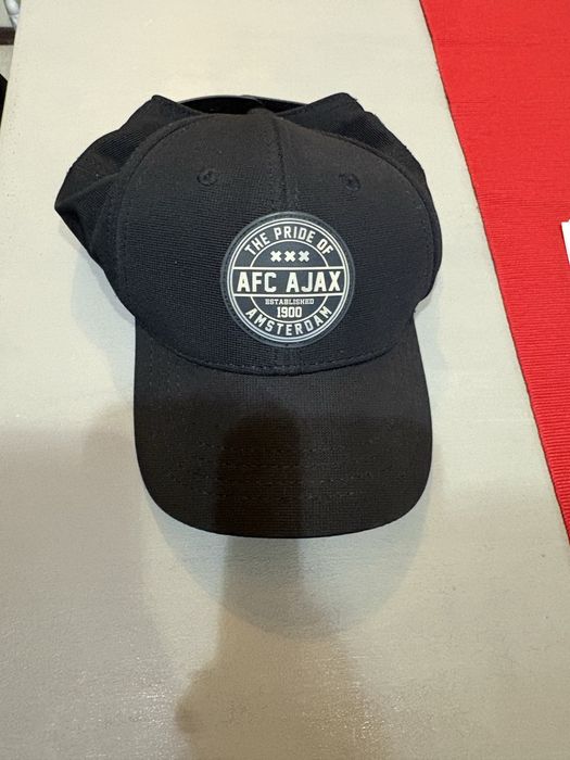 Шапки на boss,new era,nike,ajax