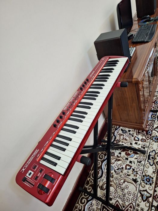 Миди клавиш BEHRINGER