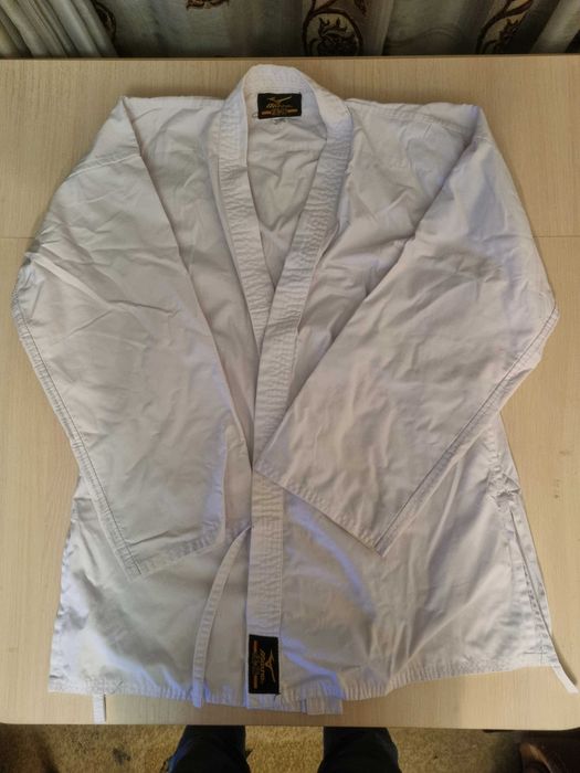 Кимоно и шлем для Каратэ