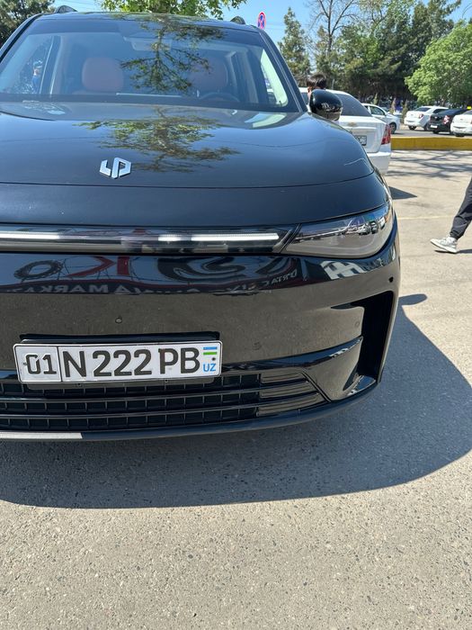Срочно продается бампер для Leepmotors C16