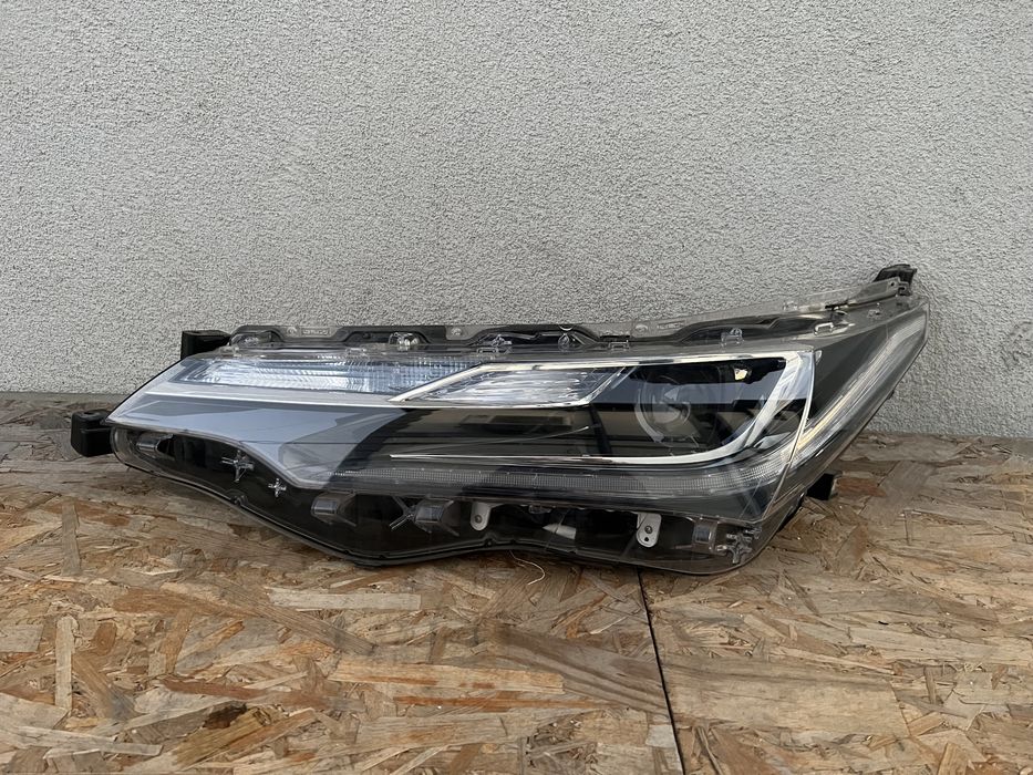 Far stanga Toyota Corolla 2022 2023 Full LED Original Europa