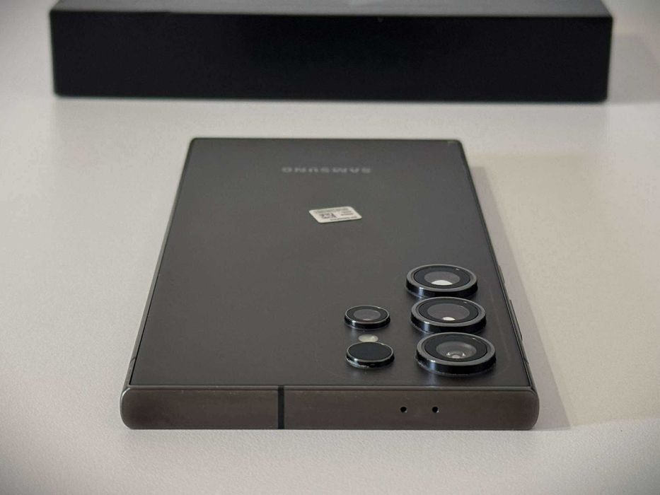 Бартер! Samsung Galaxy S24 Ultra Titanium Black (Черен)