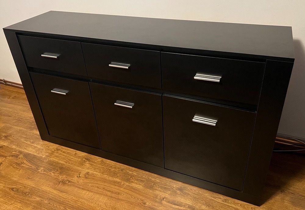 Comoda cu usi si sertare 160