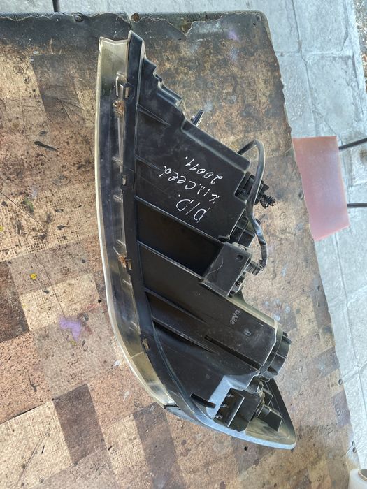 Десен фар за киа сийд