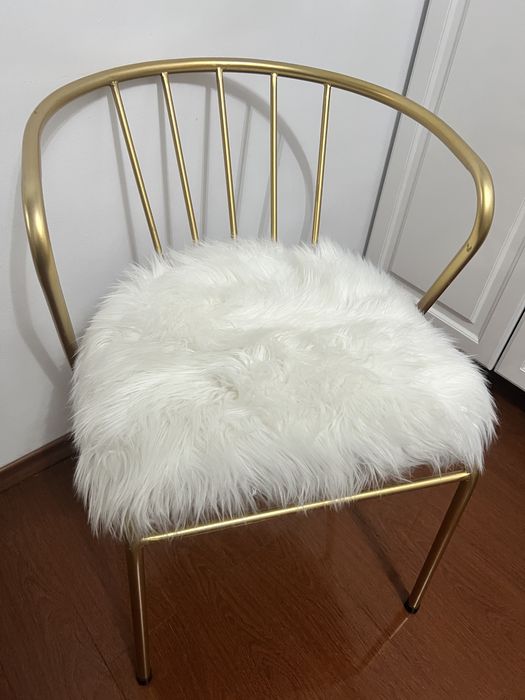 Scaun structura metalica  si sezut blanita