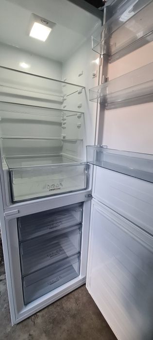 Хладилник с фризер GORENJE 269л A++ 180см