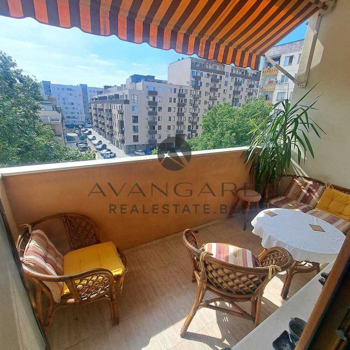 Продава се Тристаен апартамент в Пловдив, Кючук Париж - 87 кв.м за 1943 €/кв.м - Снимка #11