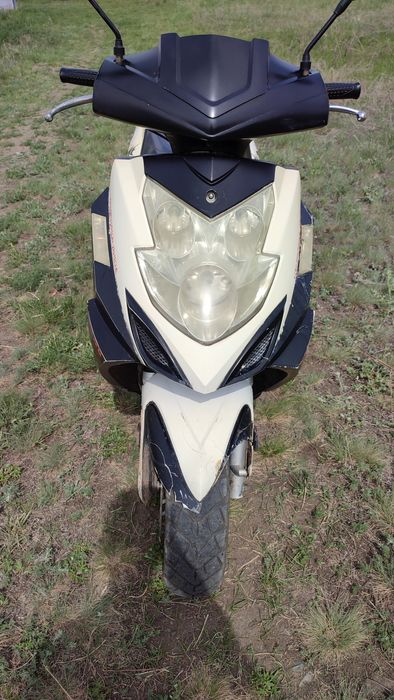 Продам скутер raser stells