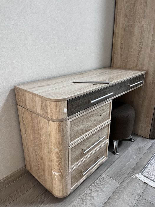 Кровать, шкаф, комод