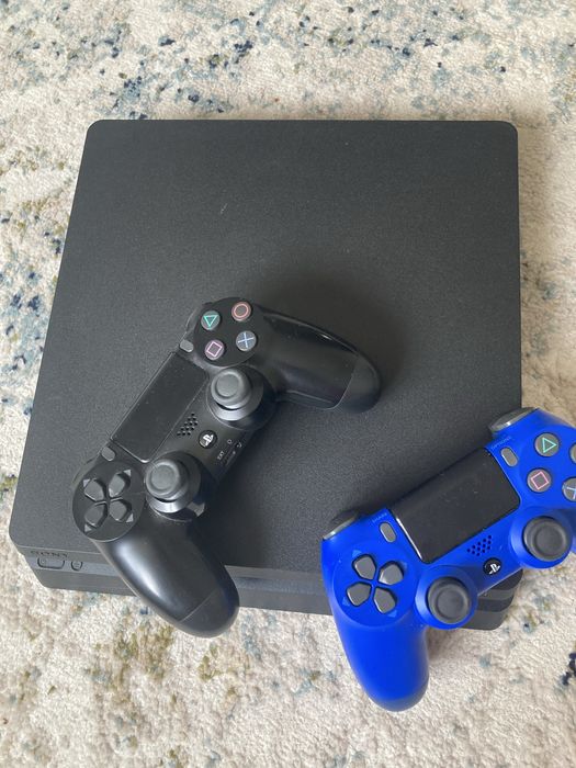 Playstation 4 в продаже