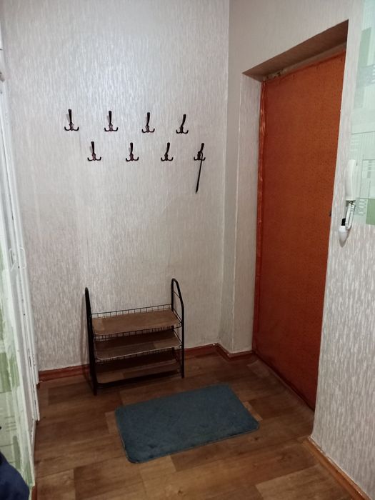 Сдам на длительный срок. Район площадь.