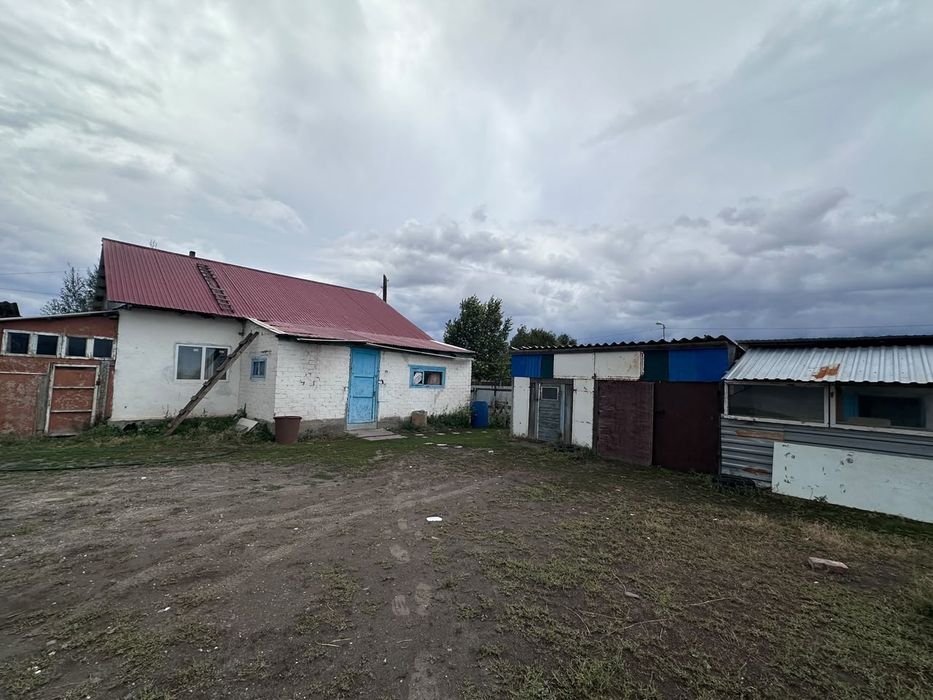 4 бөлмелі үй сатылады.
