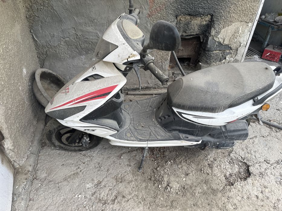 Мопед жақсы жүріп тұр