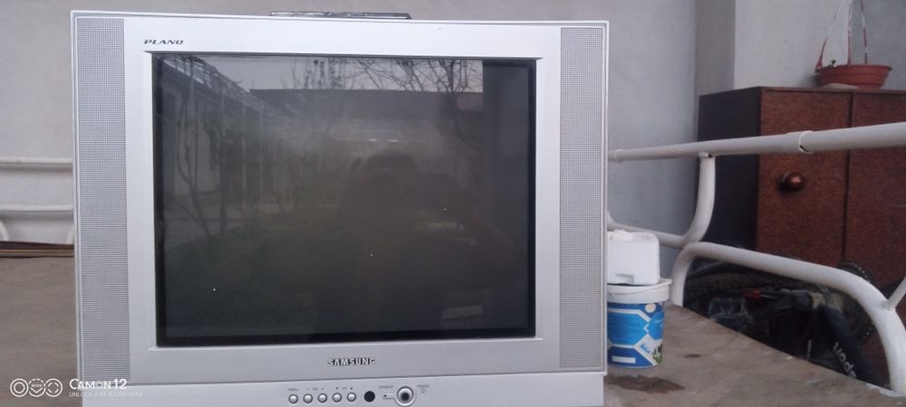 SAMSUNG televizor