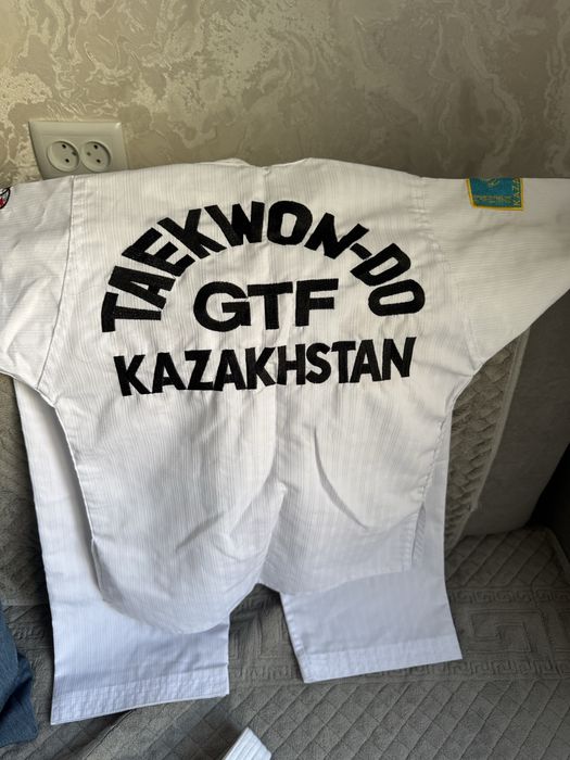Продам костюм для таеквандо