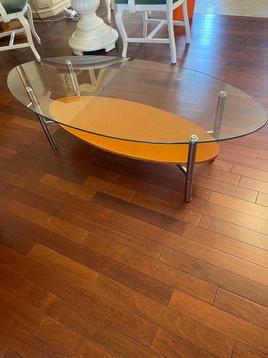 Masuta de cafea din lemn si sticla ovala