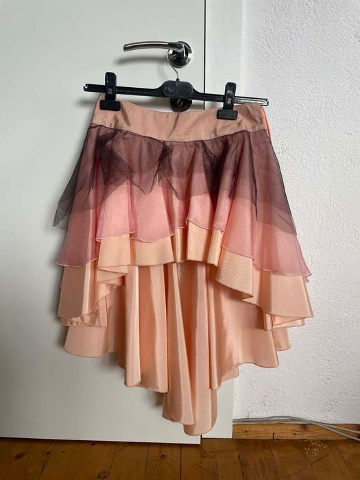 Дизайнерски комплект бюстие и асиметрична пола