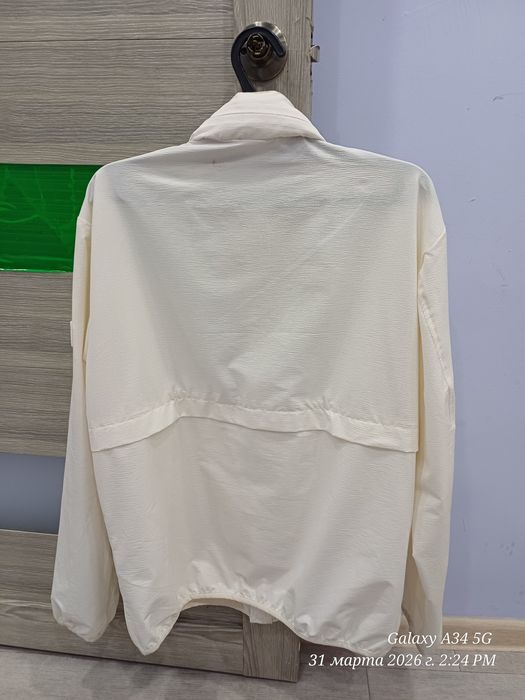 Продам летнюю ветровку.