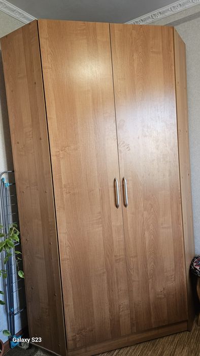 Шкаф угловой плательный