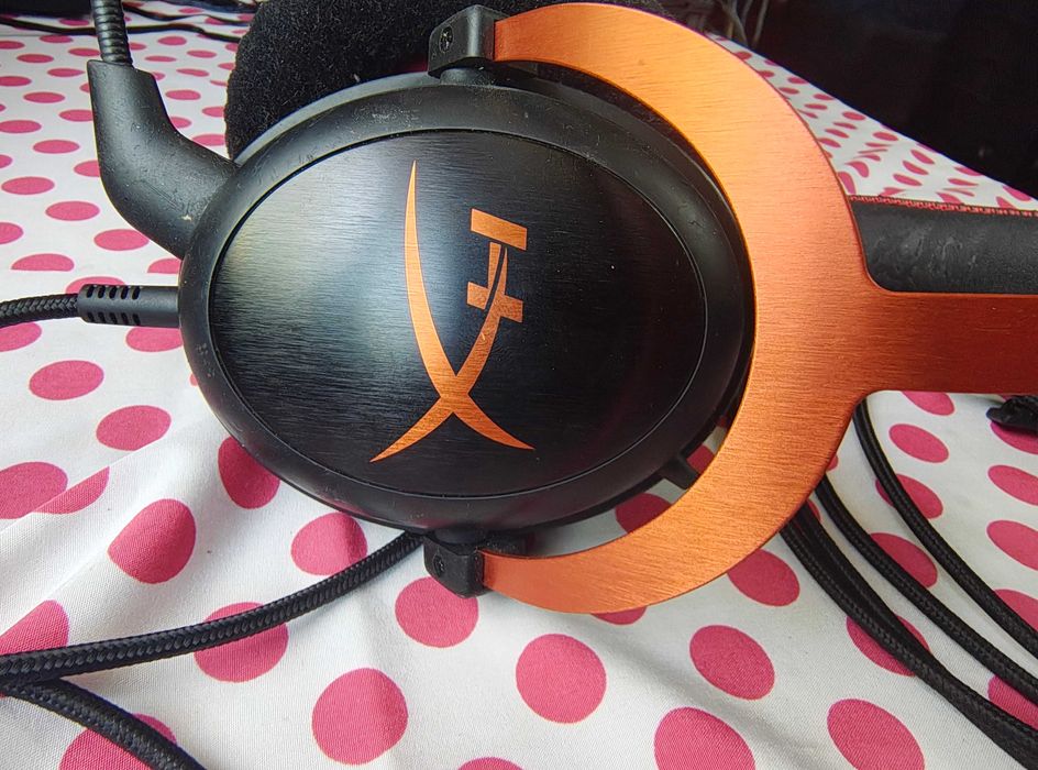 Casti Gaming HyperX Cloud II 7.1 Red cu microfon si placa de sunet.