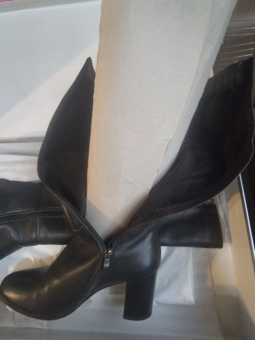 Черные Сапоги осенние на каблуке