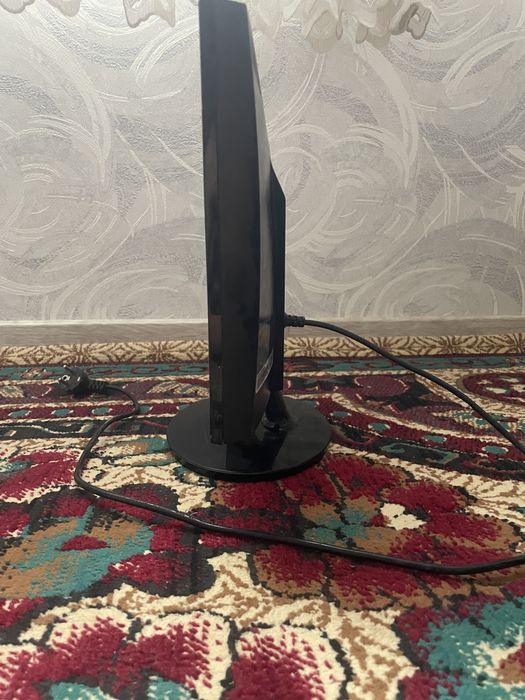 Монитор 19 дюьма