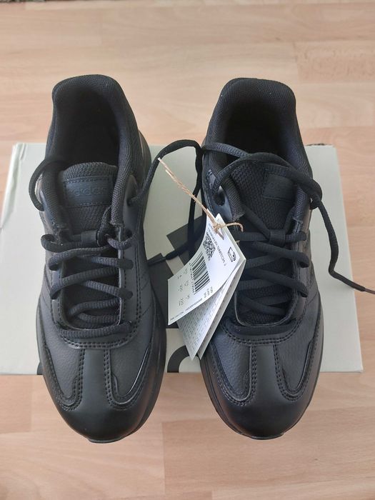 Нови маратонки adidas tensaur 36