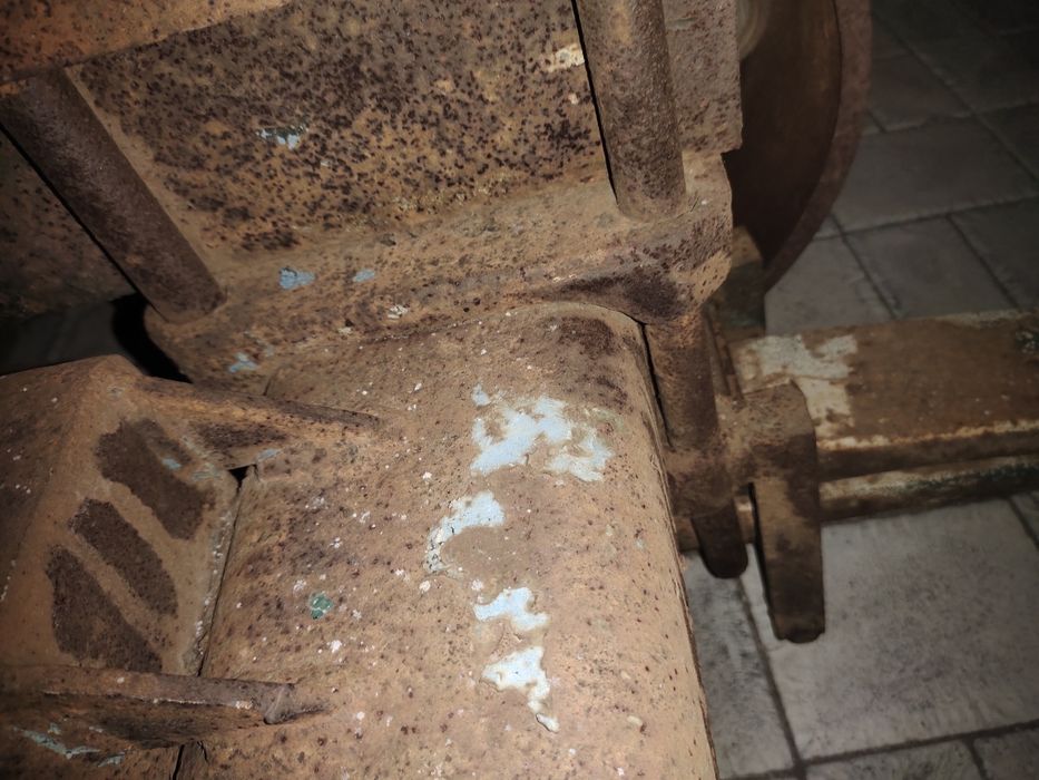 Ось для прицепов