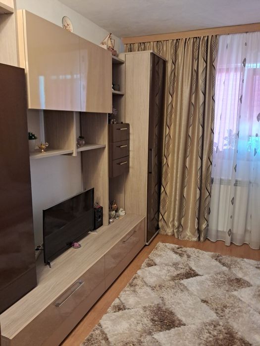 Vând  apartament  3 camere