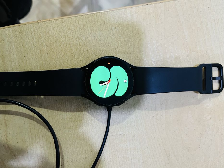 смарт часы Samsung galaxy watch 4