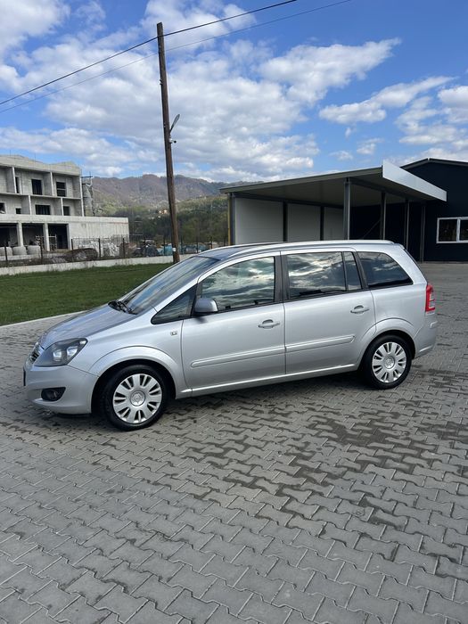 Opel Zafira 2012