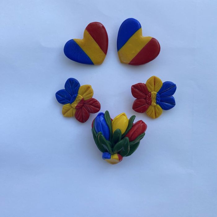 Brose tricolor din lut polimeric