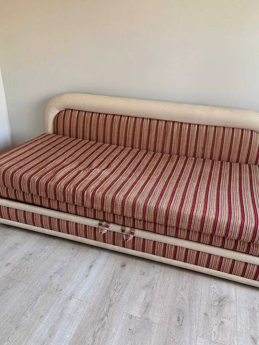 Продам диван , б/у в хорошем состоянии,