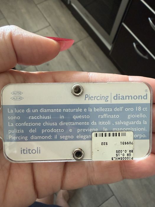 Piercing nas aur cu diamnat