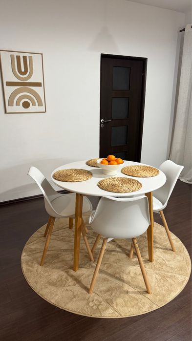 Set masă + 4 scaune + covor