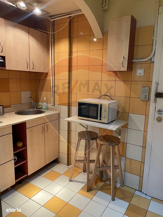 Garsonieră spațioasă - Piața Romană, vedere spre ASE, disponibila acum