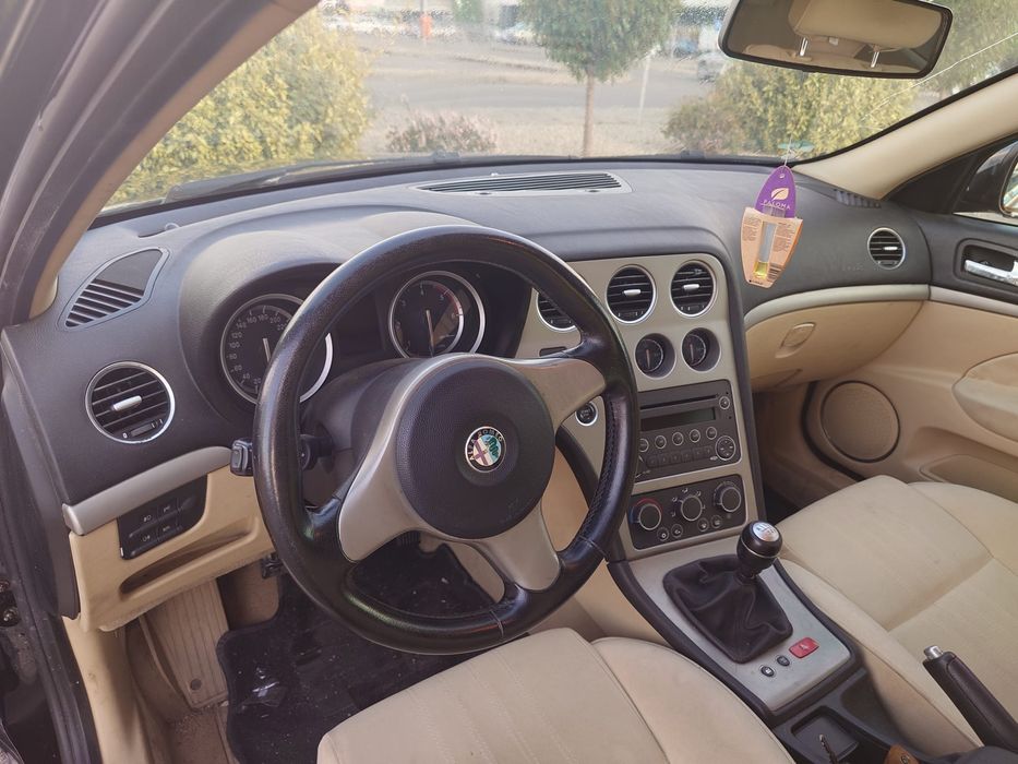 Vând alfa romeo  159