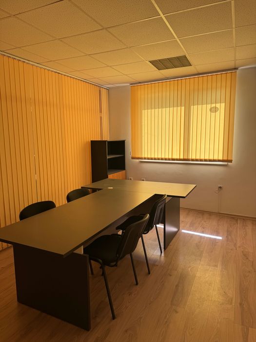 Дава се под наем Офис в София, Дружба 2 - 100 кв.м за 750 € - Снимка #1