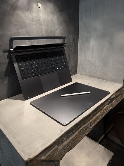 КАТО ЧИСТО НОВ Samsung Galaxy Tab S11 Ultra 5G Cellular + Keyboard + S Pen