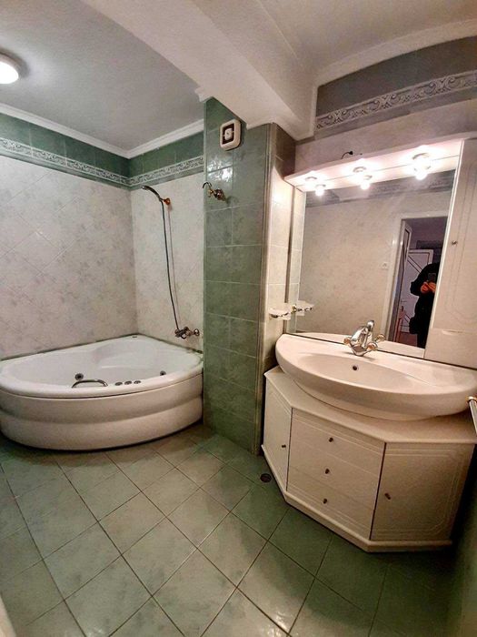 Дава се под наем Многостаен апартамент в Бургас, Център - 135 кв.м за 550 € - Снимка #15