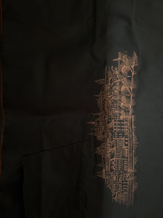 Sort barman Staropramen