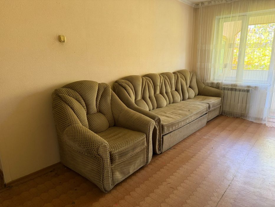 Кровать 140*200 и мягкая мебель