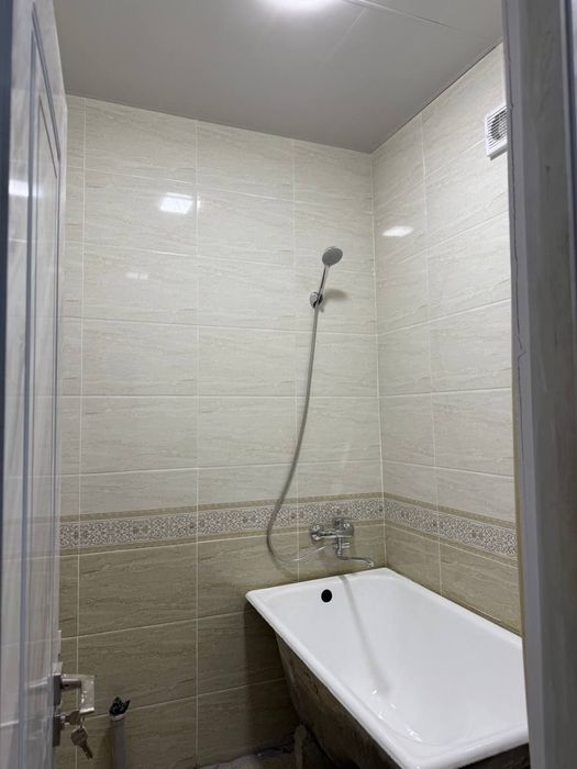 Чиланзар 19 с новым Евроремонтом 40 квадратов 1.5/6 балкон