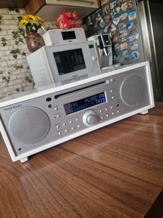 Tivoli audio music system,radio,cd player de top