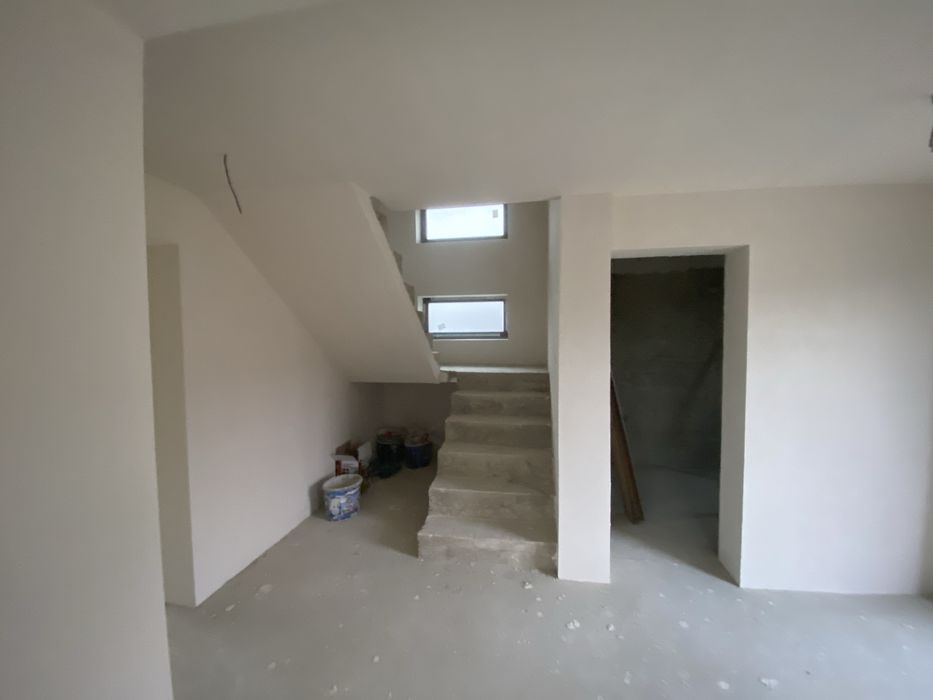 Casa 4 camere de vanzare