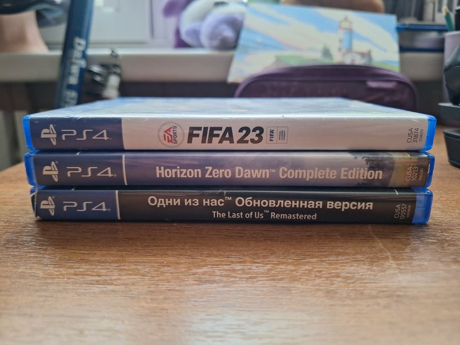 Playstation 4 slim, джойстики и 3 игры