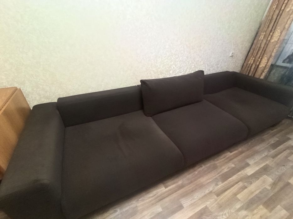 Продам диван в зал
